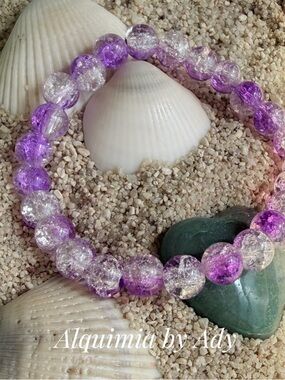 QUARTZ Purple and Clear Crackle Bead Stretch Bracelet
